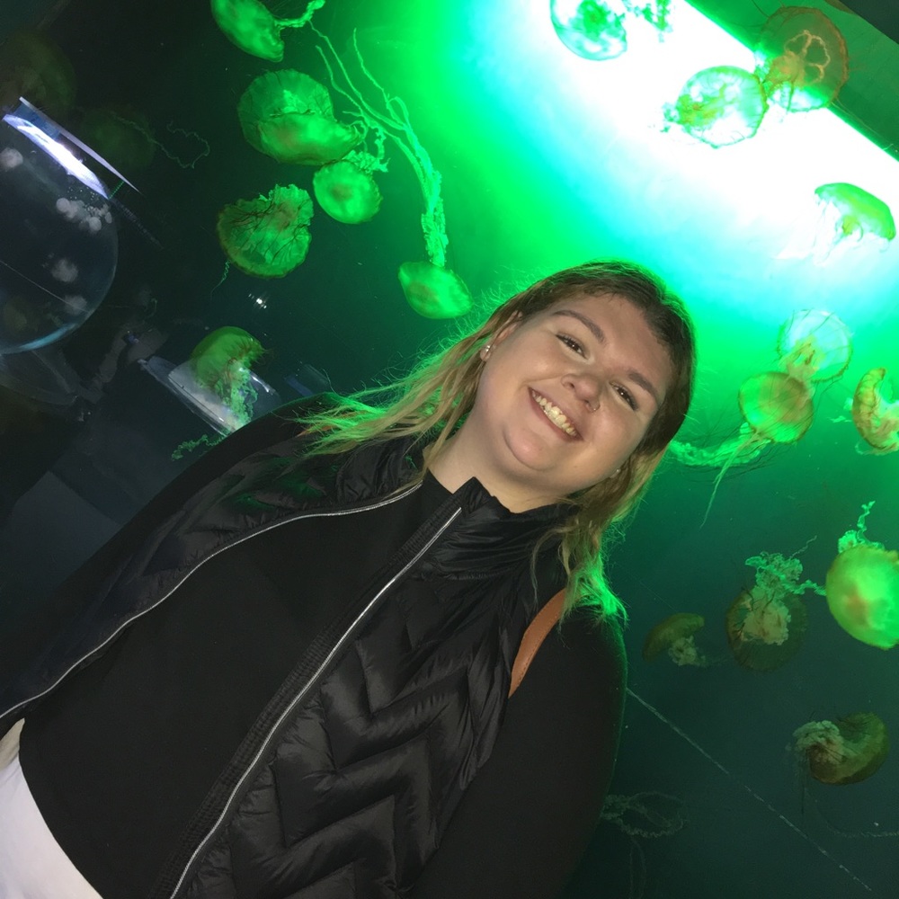 Meet your Posher, Adrianna